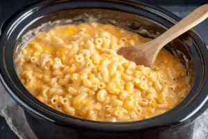 Creamy Slow Cooker Mac and Cheese