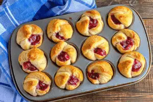 Quick Cherry Pie Bites