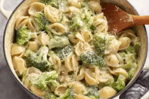 Creamy Garlic Pasta with Broccoli