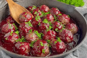 Quick Christmas Cranberry Meatballs