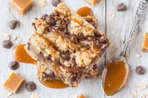 Caramel Oatmeal Chocolate Chip Bars